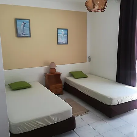 Garden Pool View Terrace * טאווירה